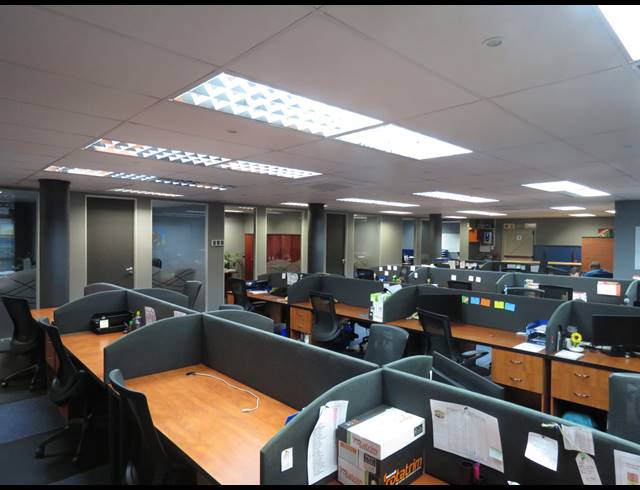 305M² OFFICE TO LET IN SOMERSET WEST MALL TRIANGLE